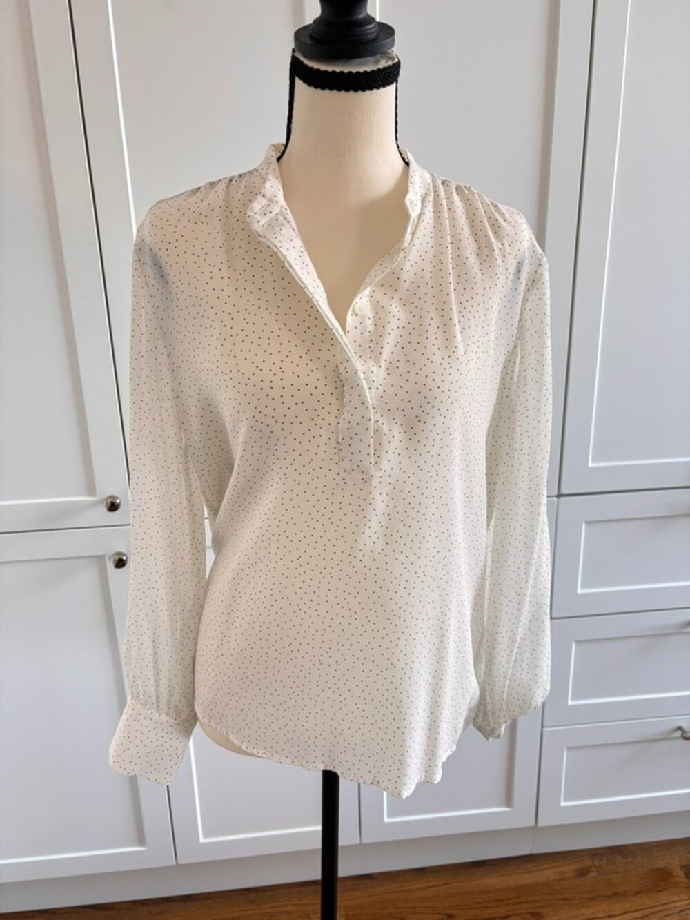 Club Monaco Silk Blouse | Size M | 100% Mulberry Silk | Ivory Black Pin Dot | Ru